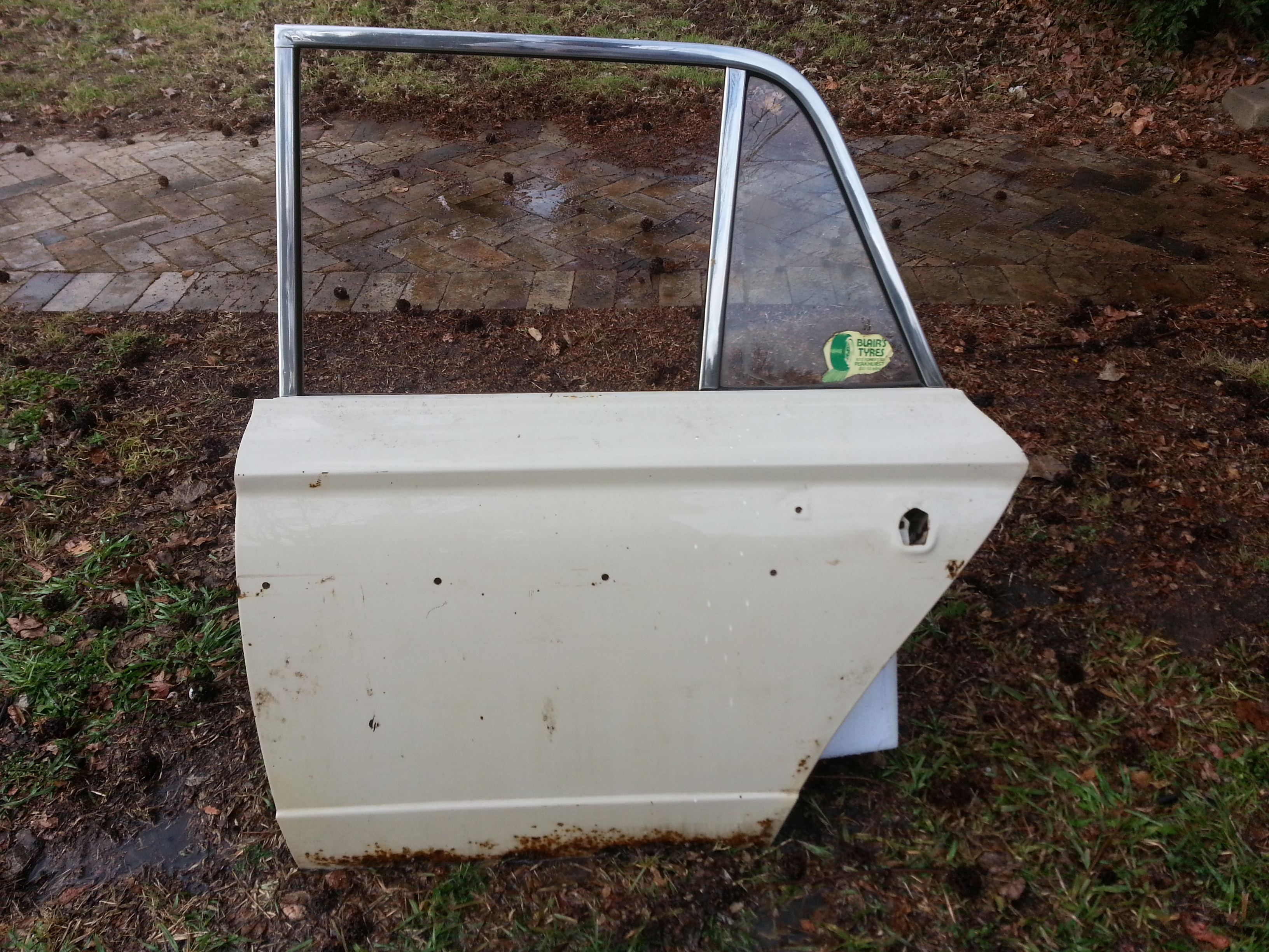 Rear Passenger Door Shell, Salvage - Click Image to Close
