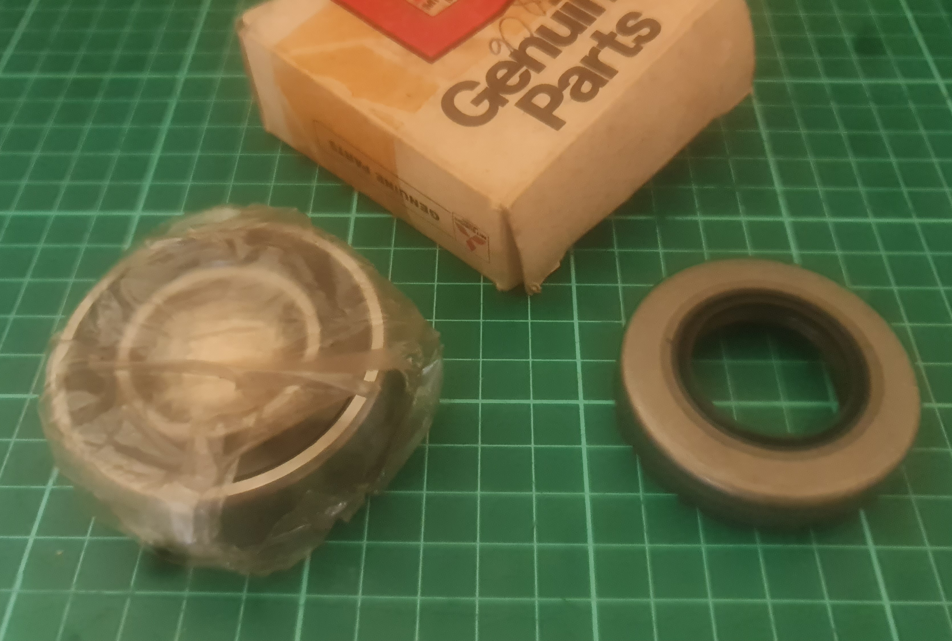 2070155 Rear Wheel Bearing Kit NOS missing Lock Collar